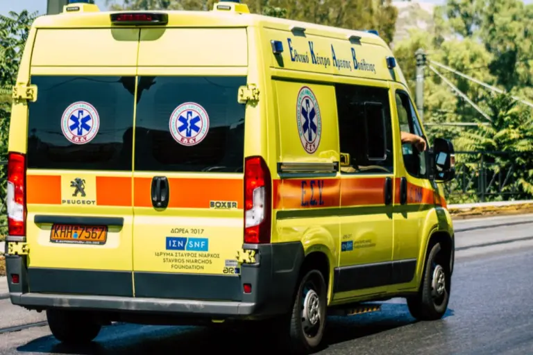 Σφοδρή σύγκρουση στην Αθηνών – Κορίνθου: Σοβαρά τραυματίας οδηγός – Κυκλοφοριακό χάος στον Ασπρόπυργο