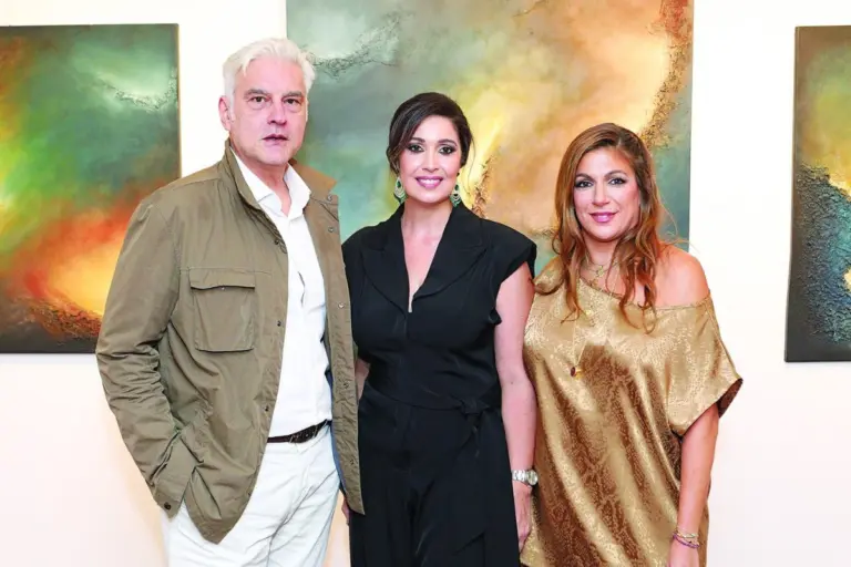 Art lovers στις αστραπές των φλας