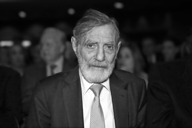 Ολυμπιακός: Το τελευταίο αντίο στον Γιώργο Βαρδινογιάννη παρά την ιστορική τους αντιπαλότητα
