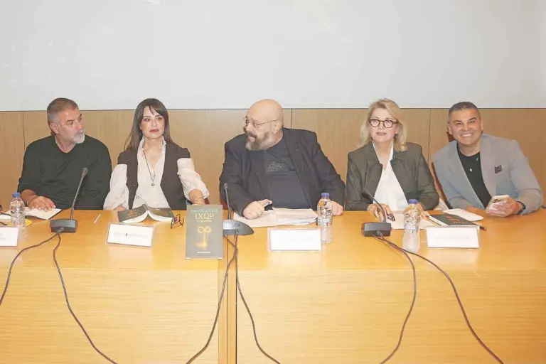 Λάμψη, φλας και «βουτιά» στα μυστικά των θεών