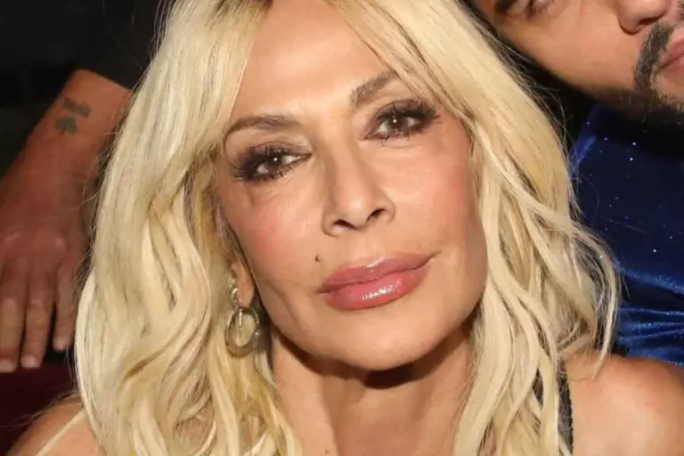 Άννα Βίσση: «Δεν είναι πια τόσο ανοιχτή και φιλική» – Παλιός φίλος της γκρεμίζει την εικόνα της!
