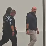 Γλυφάδα: Στο Ναυτοδικείο ο 46χρονος υπαξιωματικός του Πολεμικού Ναυτικού για τον εμπρησμό στο σπίτι της πρώην συντρόφου του