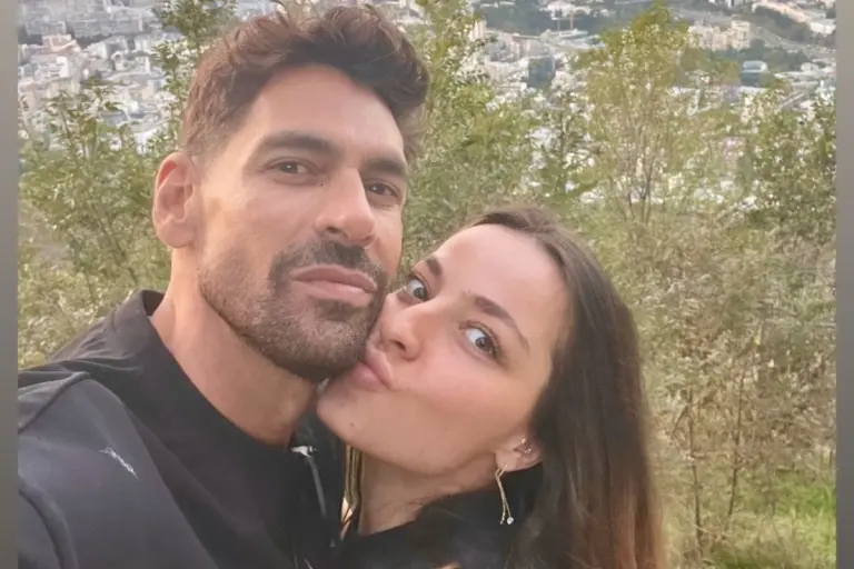 Γιάννης Σπαλιάρας: Δεν κρύβει τον έρωτά του! Τα παθιασμένα φιλιά με τη 28χρονη σύντροφό του στην Τιφλίδα