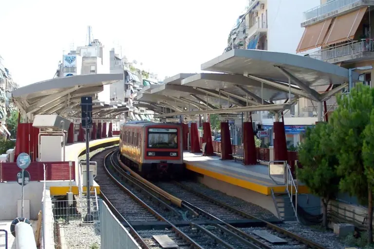 Συναγερμός στον ΗΣΑΠ: Άτομο έπεσε από πεζογέφυρα στις ράγες στον Άγιο Νικόλαο