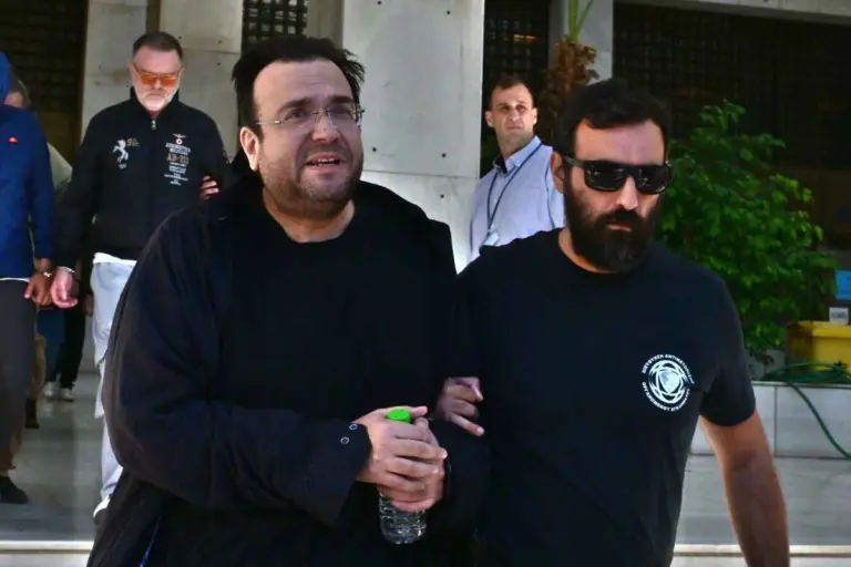 «Είμαι αθώος, είναι σκευωρία»: Στον ανακριτή ο Φίλιππος Καμπούρης και η σύζυγός του για το κύκλωμα που εξαπατούσε τον ΕΦΚΑ