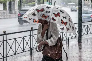 Καιρός: Έρχονται ισχυρές καταιγίδες και πτώση της θερμοκρασίας – Πού θα βρέξει την 28η Οκτωβρίου