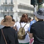 Καιρός : Σκαρφαλώνει ο υδράργυρος στους 28 βαθμούς – Πότε έρχονται οι βροχές