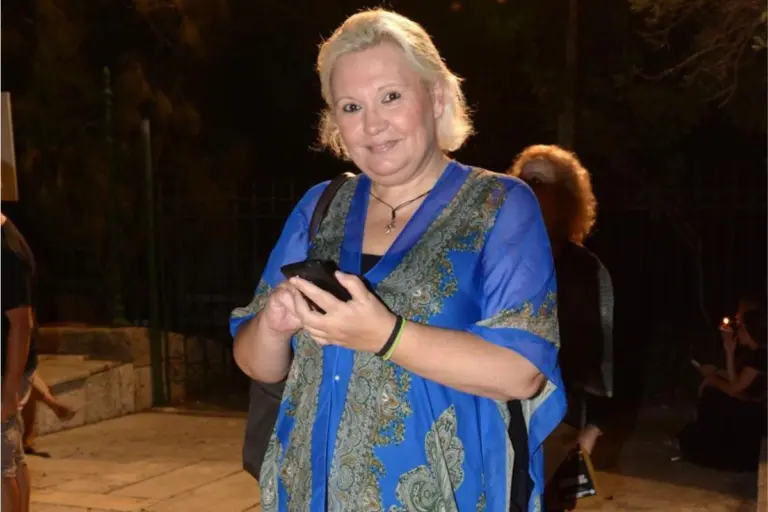 Καίτη Φίνου: «Μου λείπετε όλοι τόσο πολύ» – Ο Οκτώβριος που της ξυπνά τις πιο οδυνηρές αναμνήσεις