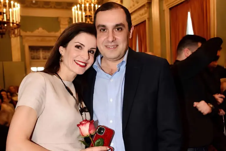 Κώστας Κατσαφάδος : Η Νόρα της ζωής του