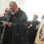 Μπέτυ Βαλάση: Συγκίνησε ο επικήδειος του γιου της - «Την είχα 1,5 χρόνο άρρωστη, σταμάτησε να τρώει, είχε φτάσει 42 κιλά»