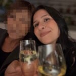Ελληνίδα τραγουδίστρια έγινε 63 και βγήκε να γιορτάσει με την κόρη της