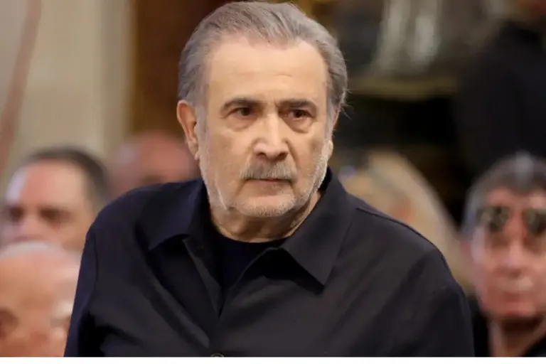 Κόλαφος ο Λαζόπουλος για τα τηλεοπτικά πάνελ: «Μην ανησυχείτε για τη σάτιρα, να ανησυχείτε για την πραγματικότητα!»