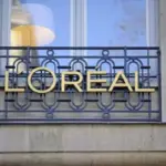 L’Oréal: 760 αγωγές στις ΗΠΑ για καλλυντικά με ταλκ – Στο στόχαστρο και προϊόντα μαλλιών