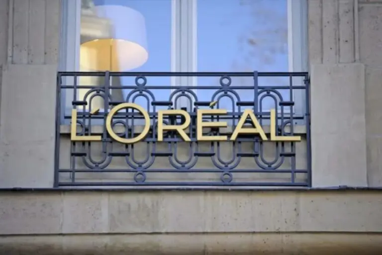 L’Oréal: 760 αγωγές στις ΗΠΑ για καλλυντικά με ταλκ – Στο στόχαστρο και προϊόντα μαλλιών