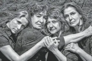 «Μακρόνησος» επί σκηνής