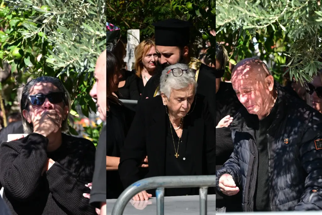Συγκινητικές εικόνες από το 40ήμερο μνημόσυνο του Γιώργου Μαζωνάκη στη Νίκαια, με τη μητέρα του και συγγενείς να τιμούν τη μνήμη του.