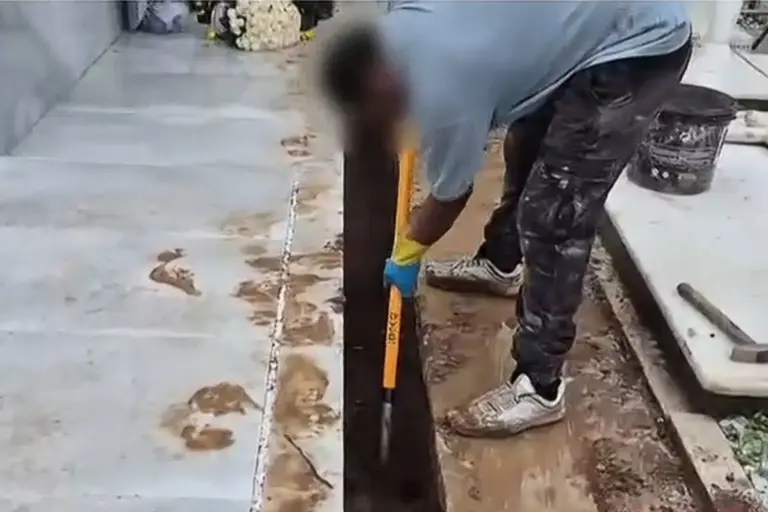 Γιώργος Μαζωνάκης: Ξεκίνησαν οι εργασίες για τον οικογενειακό τάφο του