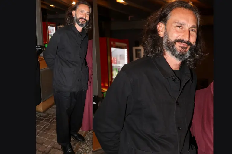 Ο γοητευτικός κύριος είναι σύντροφος γνωστής ηθοποιού - Η έξοδος στο κέντρο της Αθήνας