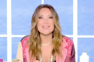 Ακομπλεξάριστη η Ναταλία Γερμανού: «Του χρόνου ΚΑΠΗ TV! Alpha, ακούς;»