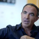 Νίκος Αλιάγας: «Η φωτογραφία του πατέρα μου, την ώρα της κηδείας του, ήταν η πιο σκληρή που έχω βγάλει»