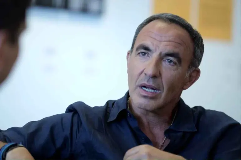 Νίκος Αλιάγας: «Η φωτογραφία του πατέρα μου, την ώρα της κηδείας του, ήταν η πιο σκληρή που έχω βγάλει»