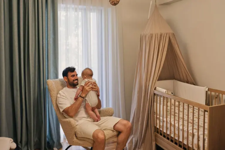 Νίκος Πολυδερόπουλος: Τον άφησε μόνο με το μωρό και έγινε... χαμός - Η φωτογραφία που ανέβασε η σύντροφός του