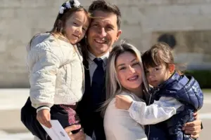 Οικογένεια Χρηστίση στην παρέλαση του «ΟΧΙ»