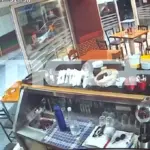 Περιστέρι - Βίντεο ντοκουμέντο: Η στιγμή που η 41χρονη δηλητηριάζε το φαγητό του πρώην συντρόφου της