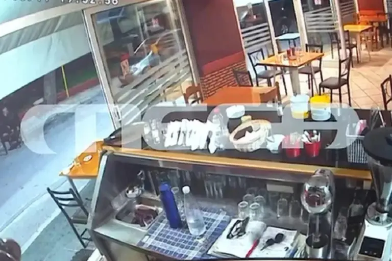 Περιστέρι - Βίντεο ντοκουμέντο: Η στιγμή που η 41χρονη δηλητηριάζε το φαγητό του πρώην συντρόφου της