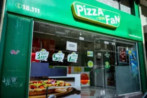 Pizza Fan: Οι κρυφές εισπράξεις, τα 110 franchise και τα κενά στους φορολογικούς ελέγχους
