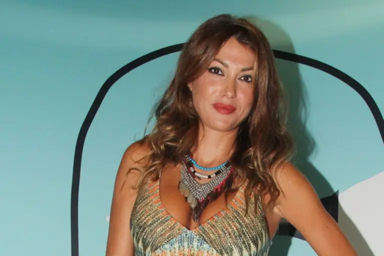 Κλέλια Ρένεση: «Δεν γνωρίζει η κόρη μου ούτε τι κάνω ούτε με τι ασχολούμαι»