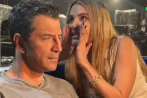 Σάκης Ρουβάς – Κατερίνα Λιόλιου: Έκαναν το viral trend του TikTok και χάρισαν ένα απολαυστικό στιγμιότυπο πριν από την πρεμιέρα