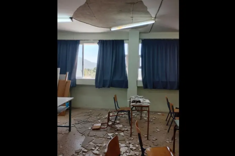 Θεσσαλονίκη: Έπεσε η οροφή σε σχολική αίθουσα και τραυματίστηκε 15χρονος μαθητής