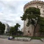 Πήγε για ερωτική συνεύρεση στη Θεσσαλονίκη και κατέληξε στο νοσοκομείο! Του πέταξε τούβλο στο κεφάλι