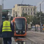 Πειραιάς: Υπέκυψε στα τραύματά της η γυναίκα που χτυπήθηκε από τραμ