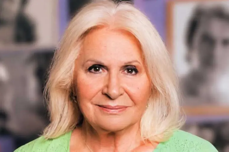 Μπέτυ Βαλάση: «Έκλαιγα και έλεγα ότι πρέπει να πεθάνω» – Η εξομολόγηση για το εγκεφαλικό και τη μάχη με την άνοια