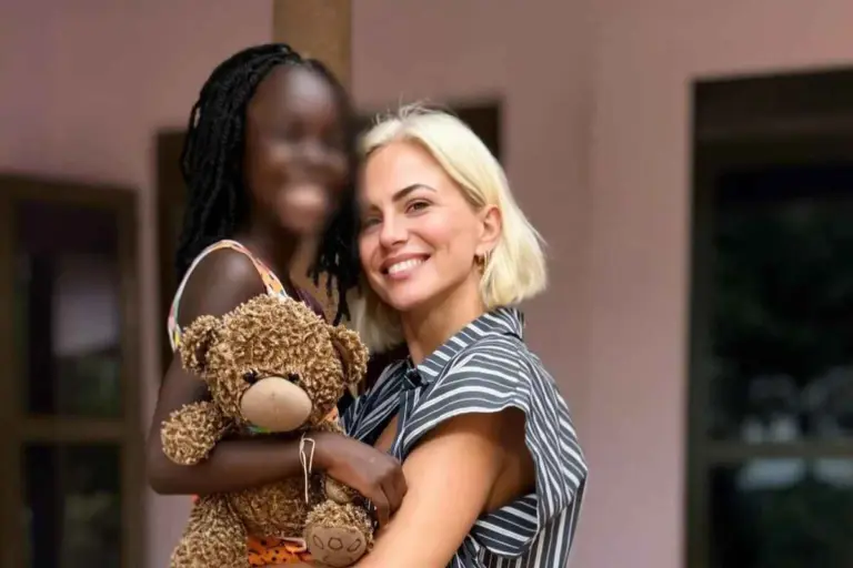 Χριστίνα Κοντοβά: Ταξίδεψε ξανά με την κόρη της στην Ουγκάντα – «Μια μέρα γεμάτη συγκίνηση, αναμνήσεις και συναισθήματα»